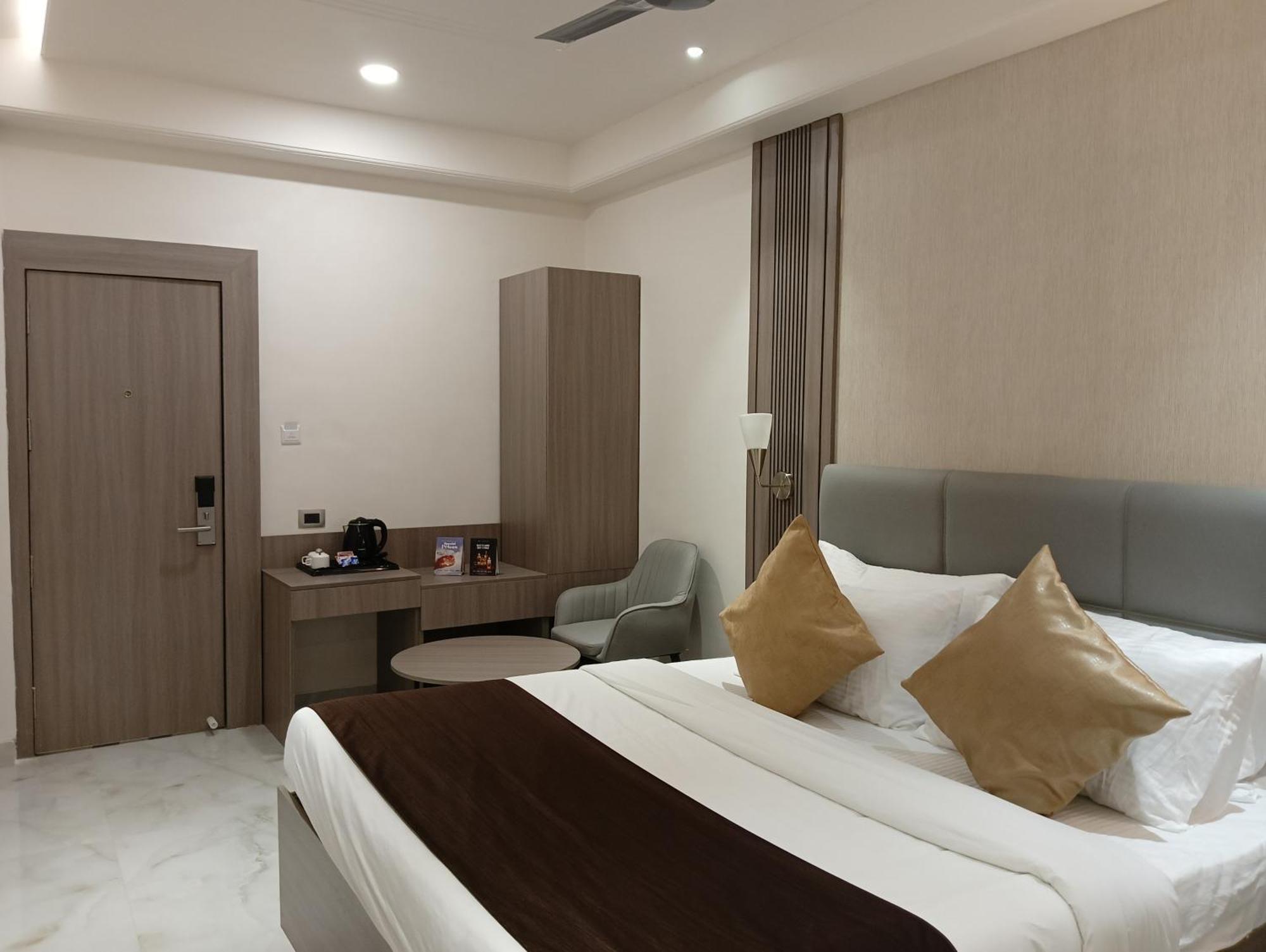 Bk Castles Hotel Jabalpur Εξωτερικό φωτογραφία