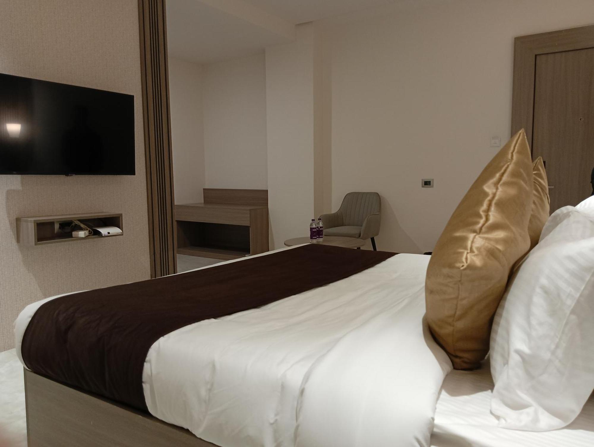 Bk Castles Hotel Jabalpur Εξωτερικό φωτογραφία